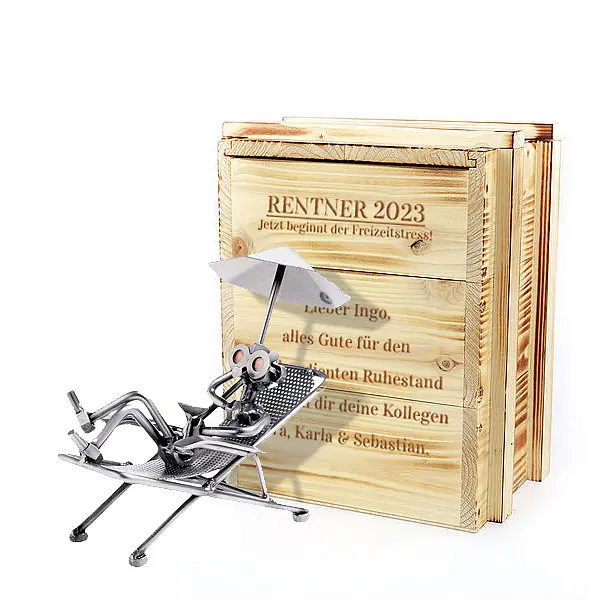 Geschenk zum Ruhestand - Schraubenmännchen in geflammter Holzbox mit Gravur